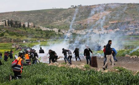 Palestinians suffocate as Israeli forces suppress Kufr Qaddoum weekly march